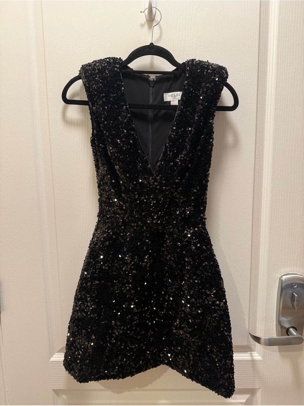 Helsi Jodi Plunging Neckline Padded Shoulder Sequin Mini Dress Black Size XS NWT - Picture 4 of 7